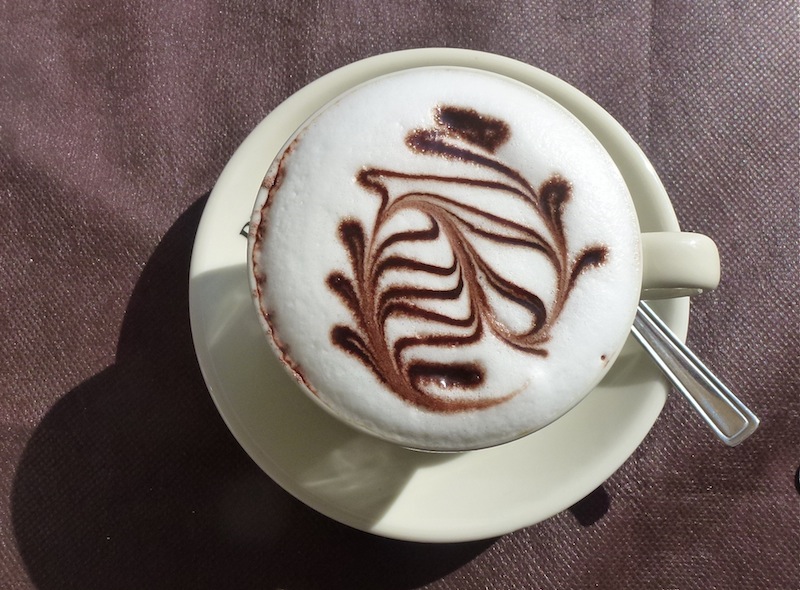 Cappuccino-Kreation  _VP1010674