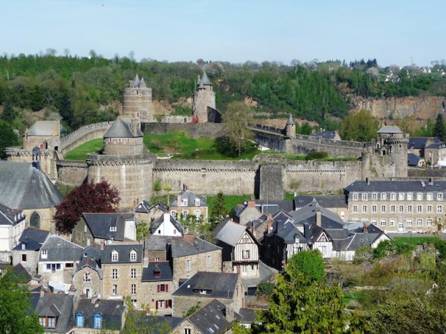 Fougeres 240